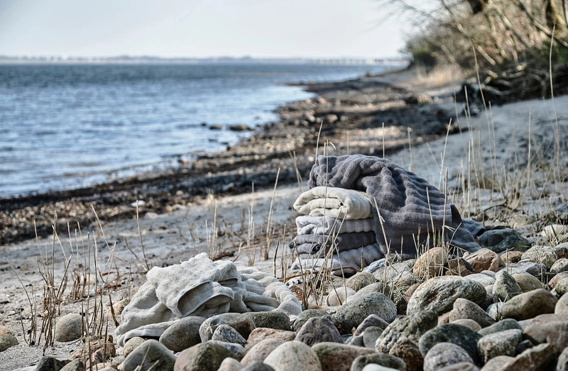 Zone Denmark - Ręcznik plażowy 180 x 100 cm Inu Taupe