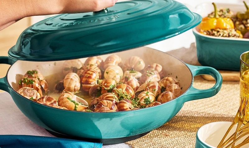 Le Creuset - garnek patelnia Gourmet Signature 26 cm 2,2 l bleu riviera