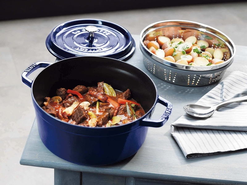 Staub - garnek brytfanna żeliwna niebieska 5,2 l 26 cm