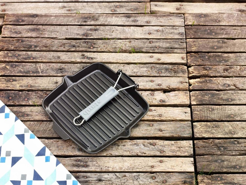 Staub - patelnia grillowa żeliwna kwadratowa czarna 24 cm x 24 cm