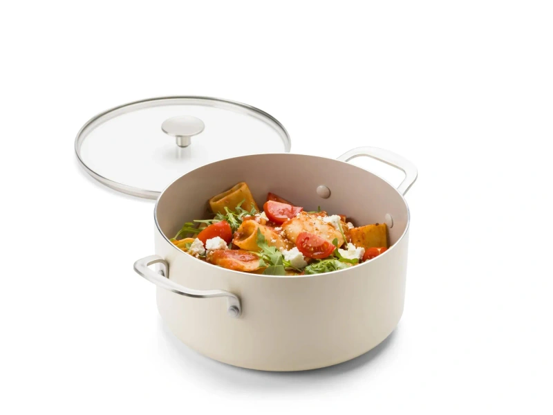 KitchenAid - Garnek 24 cm 4,9 L z pokrywką kremowy