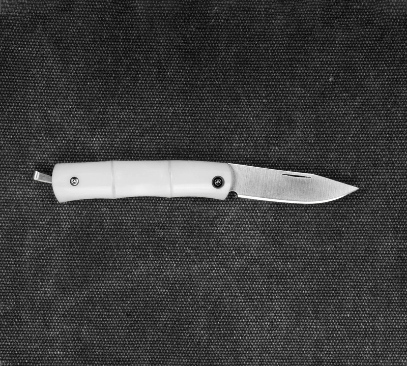 Mcusta - Neckknife Bamboo Corian AUS-8A 5,5 cm