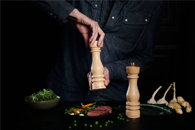 Cole & Mason - Młynek do soli London Natural Beech 18 cm