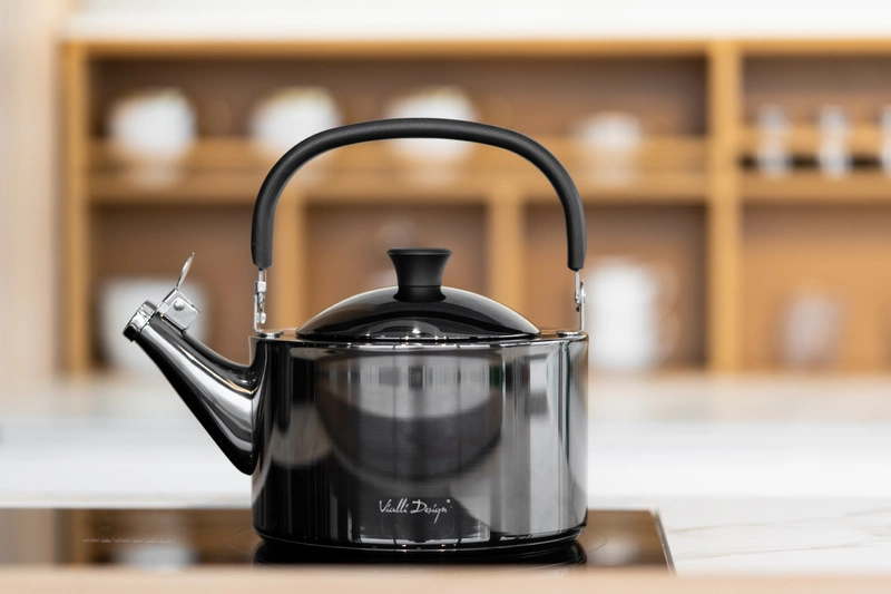 Vialli Design - Czajnik 1,5l z gwizdkiem Diamante grafitowy polerowany