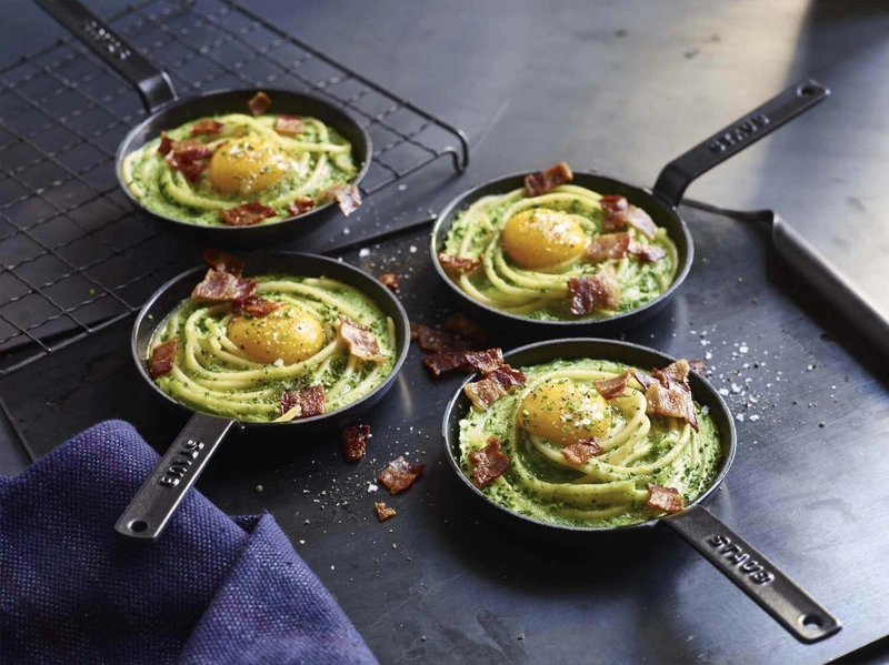 Staub - żeliwna mini patelnia do smażenia 12 cm