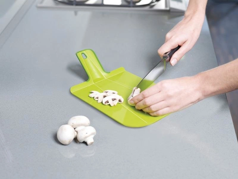 Joseph Joseph - deska Chop2Pot Plus mini czerwona