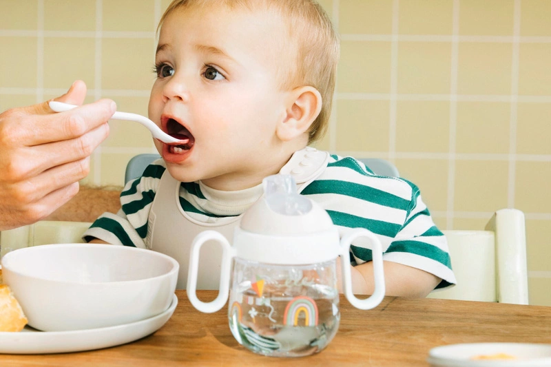 Mepal - Kubek dziecięcy niekapek Mio Sunshine & Rainbow 200ml