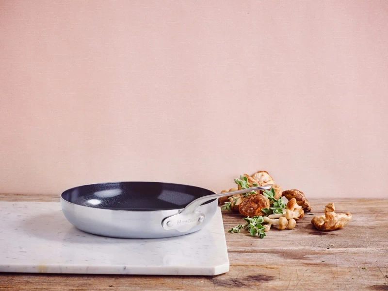 Mauviel - patelnia 24 cm 3-ply z powłoką ceramiczną