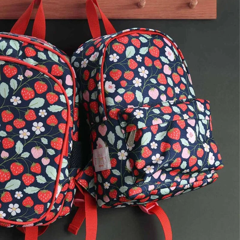 A Little Lovely Company - Plecak dla dzieci STRAWBERRIES