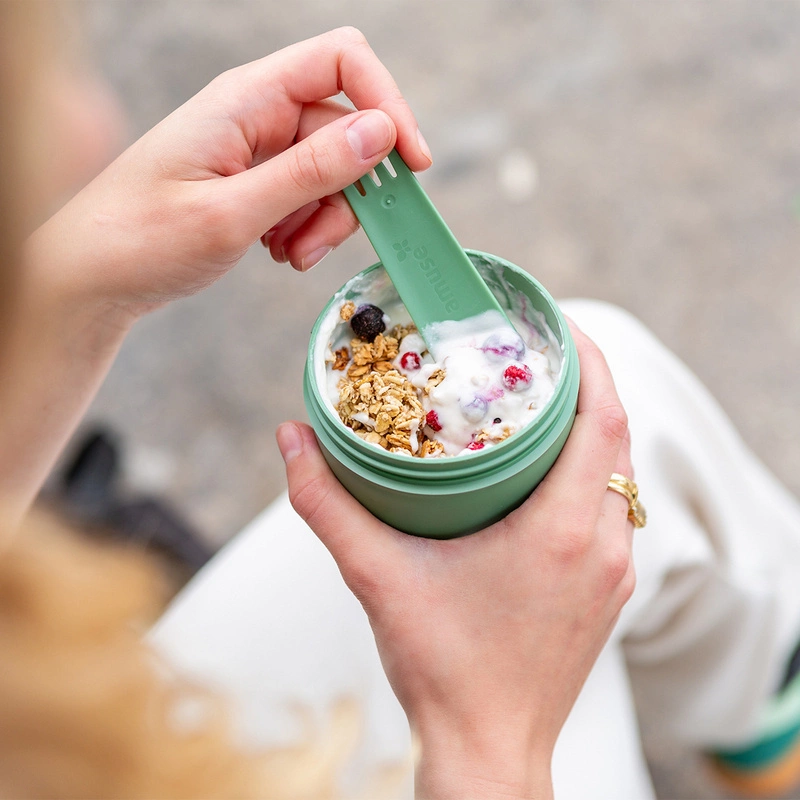 Amuse - Pojemnik na jogurt 2 w 1 ze sztućcem - zielony