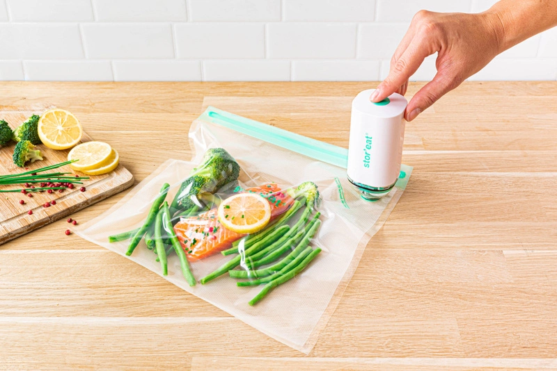 Mastrad - Zestaw pompka próżn.+ 10 toreb (1,3L+3L)