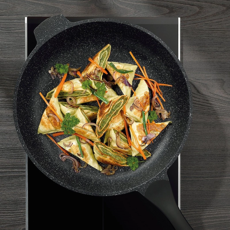 Kela - Patelnia z +uchwytem 32cm czarna Stella Nova