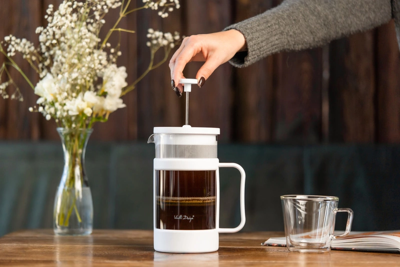 Vialli Design - Zaparzacz do kawy i herbaty 1000 ml Senso biały