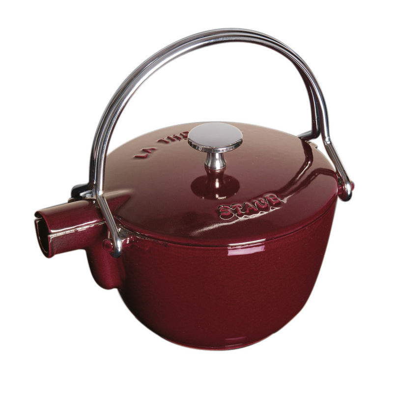 Staub -  żeliwny dzbanek czajnik do herbaty bordowy 1,1 l