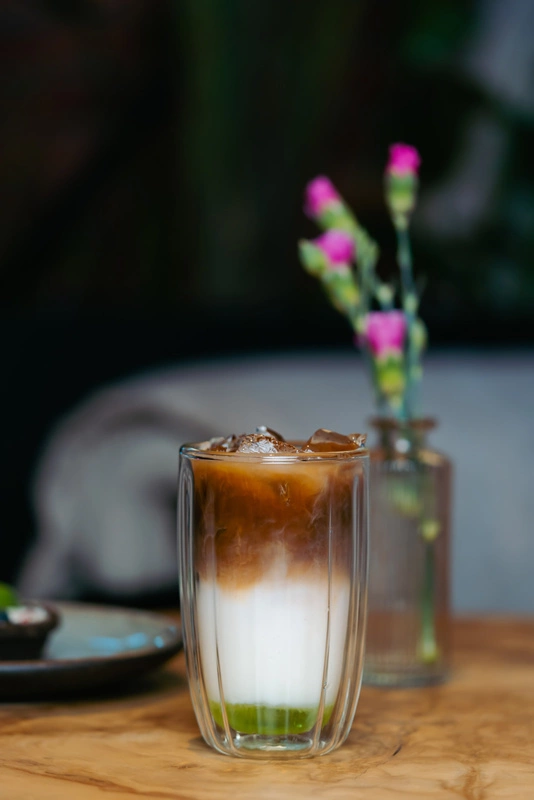 Vialli Design - Komplet 2 szklanek wysokich Tulip 350 ml