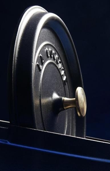 Staub - garnek brytfanna żeliwna z wkładem do gotowania na parze bordowa 4,6 l 26 cm