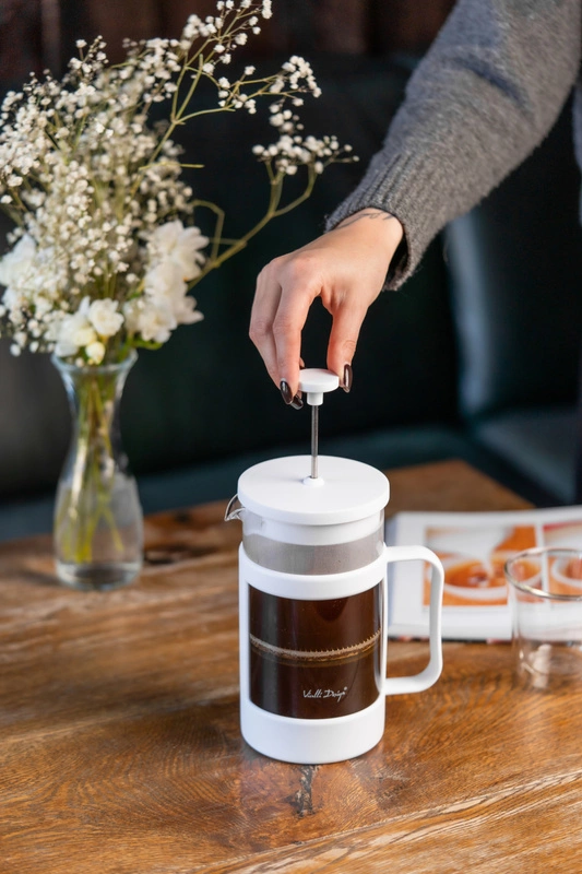 Vialli Design - Zaparzacz do kawy i herbaty 1000 ml Senso biały