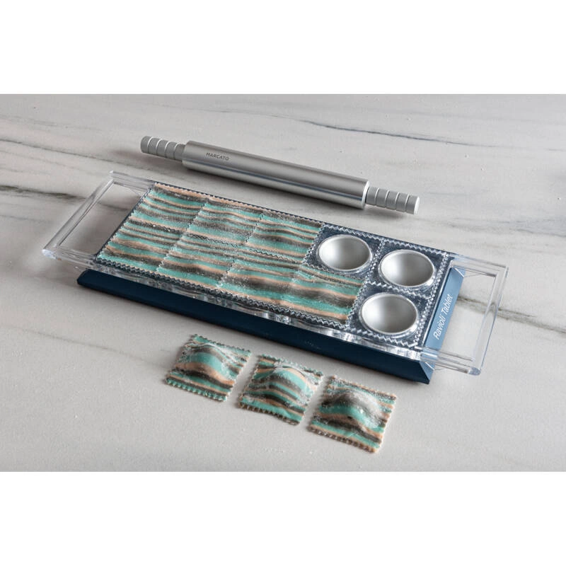 Marcato - Forma do ravioli w kwadratach 5 x 5 cm x10 szt, jasnoniebieska