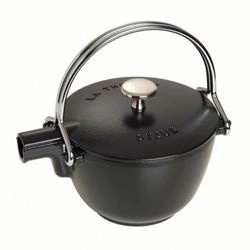 Staub - żeliwny dzbanek czajnik do herbaty czarny 1,1 l 