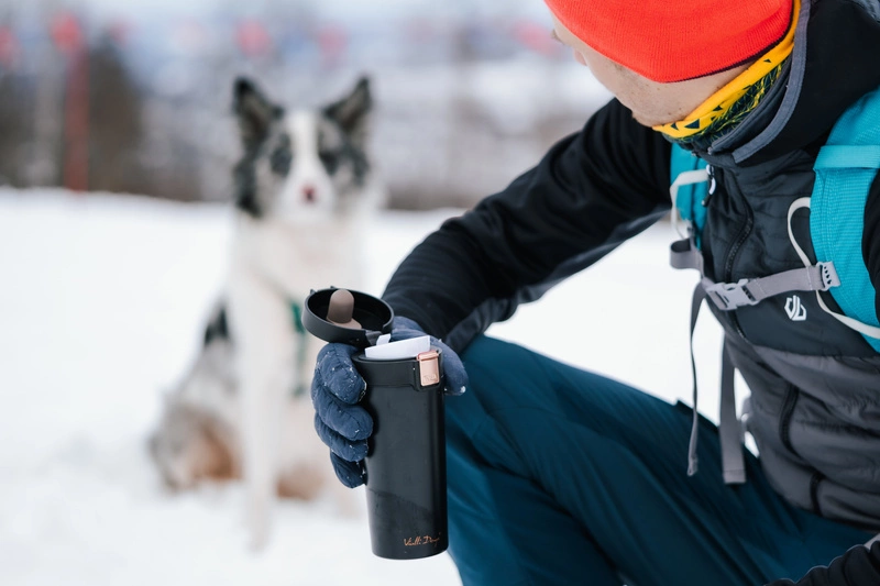 Vialli Design - Kubek termiczny 400ml FUORI czarny Rose Gold