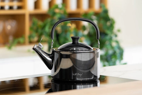 Vialli Design - Czajnik 1,5l z gwizdkiem Diamante grafitowy polerowany