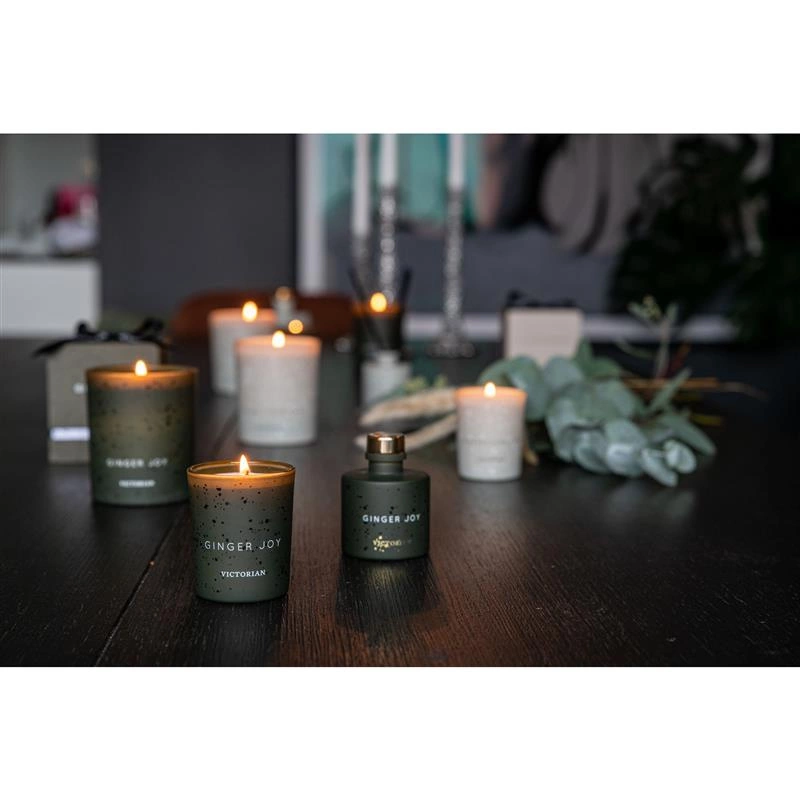 Victorian - świeca zapachowa Ginger Joy: imbir, do 38 godzin, śred. 8 x 9,5 cm Christmas