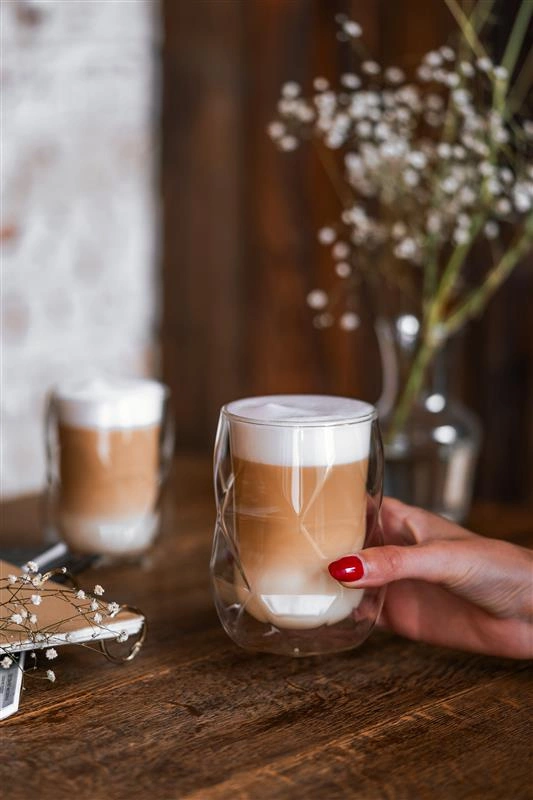 Vialli Design - Komplet 2-szklanek 250ml z podwójną ścianką 250ml Geo