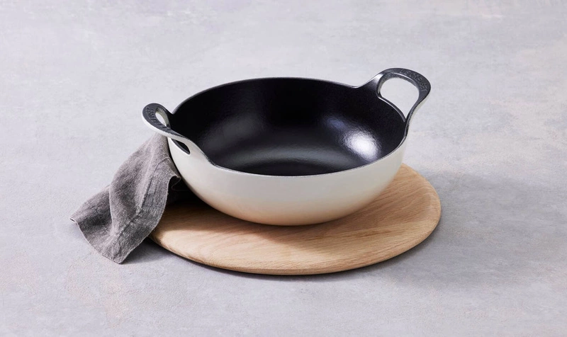 Le Creuset - Balti Dish 24 cm meringue