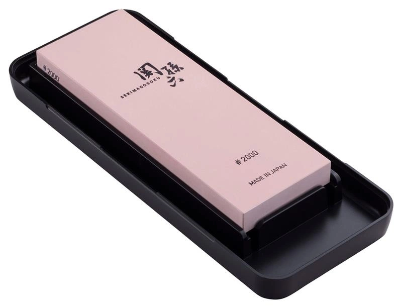 KAI - Kamień do ostrzenia 2000 w etui Seki Magoroku