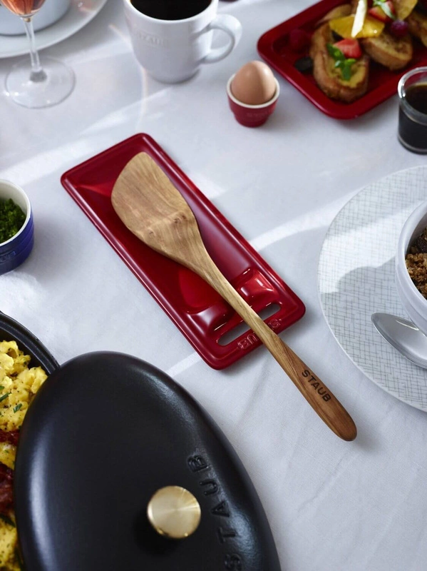 Staub - podstawka pod łyżkę, czerwony
