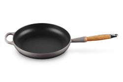 Le Creuset - patelnia żeliwna z drewnianym uchwytem 28 cm Flint