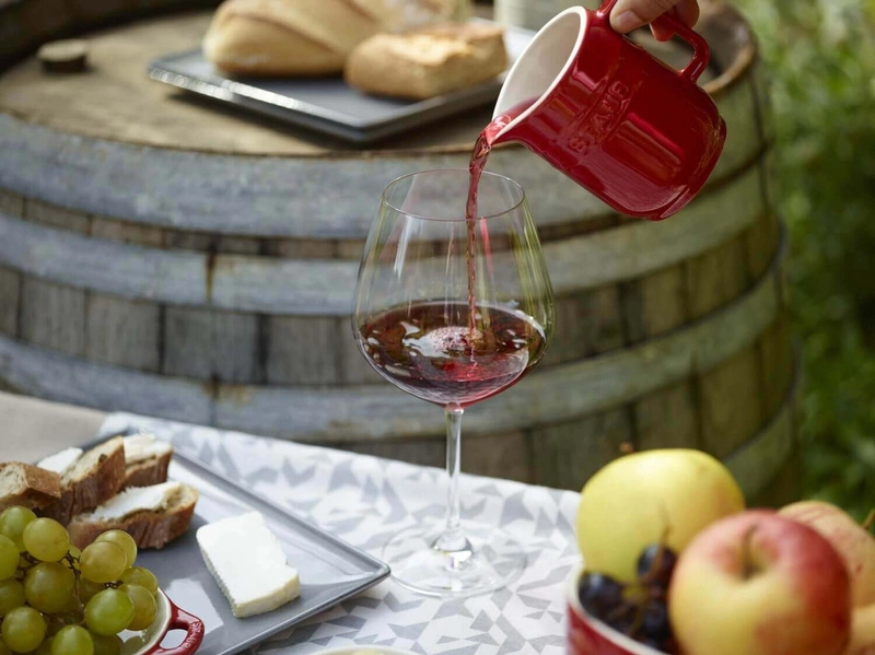 Staub - dzbanuszek do mleka 250 ml, czerwony