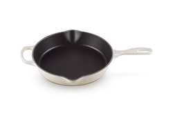 Le Creuset - patelnia żeliwna o smażenia i serwowania 26 cm meringue