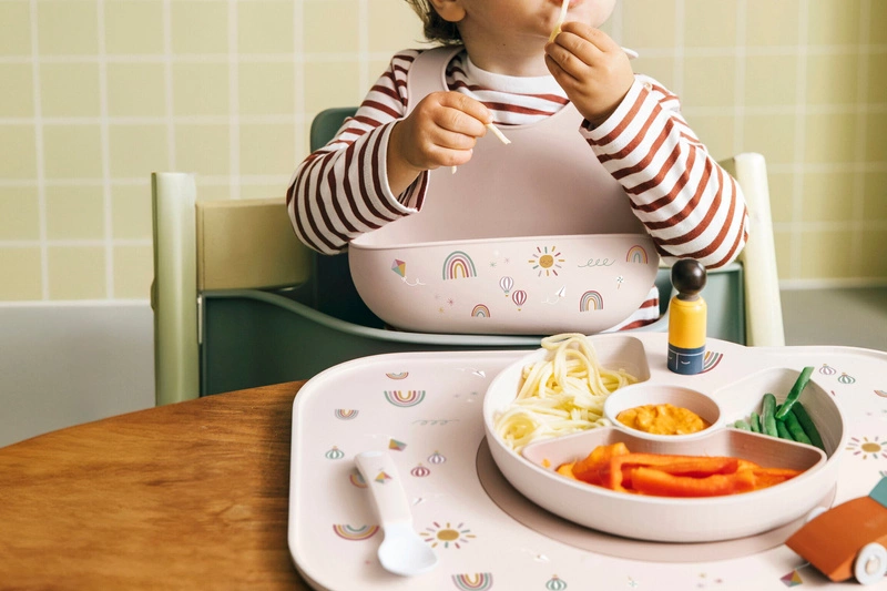 Mepal - Śliniak silikonowy z kieszonką Mio Forest Friends