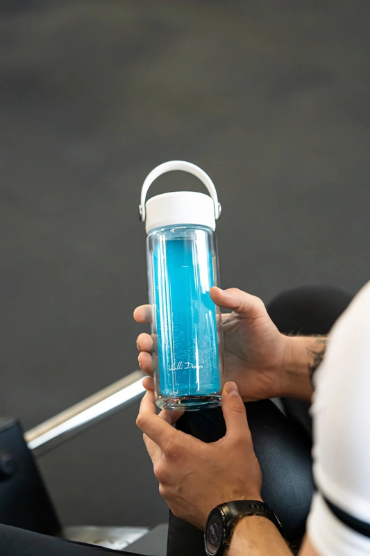 Vialli Design - Butelka z podwójną ścianką i zaparzaczem Fuori 350 ml biała