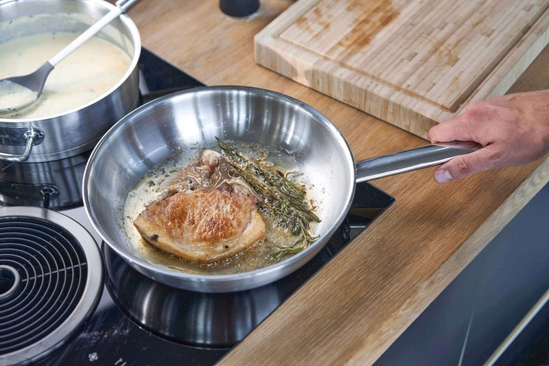 Zwilling - patelnia stalowa płytka 28 cm Pro