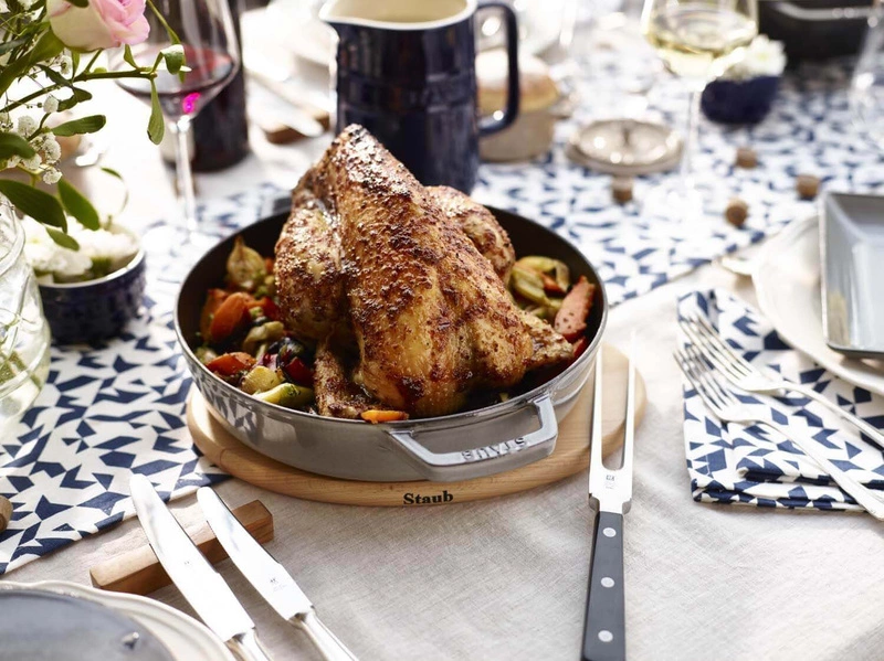 Staub - patelnia żeliwna z dwoma uchwytami 26 cm szara