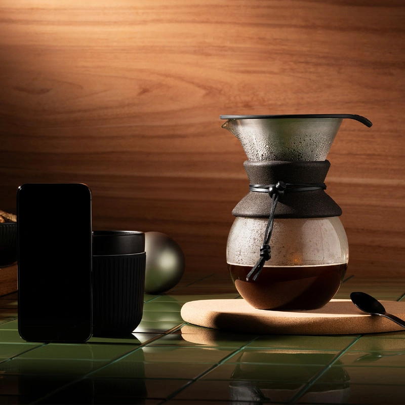 Bodum - zaparzacz do kawy z filtrem stałym Pour Over 1L Cork - Dark Roast