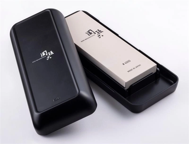 KAI - Kamień do ostrzenia 4000 w etui Seki Magoroku