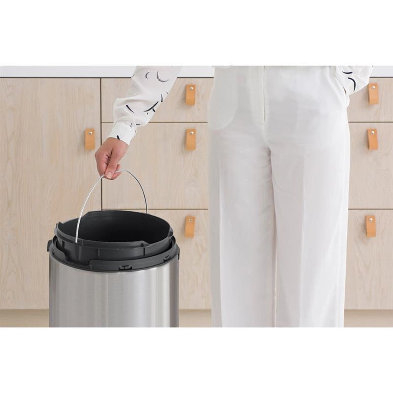 Brabantia - kosz na śmieci Touch Bin New 30l matowa stal FPP