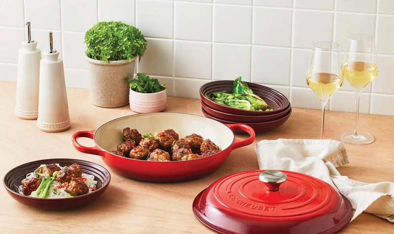 Le Creuset - garnek patelnia Gourmet Signature 22 cm 1,4 l wiśniowa