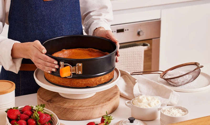 Le Creuset - Tortownica 26 cm
