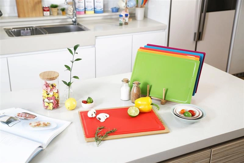 CandL - Mata kuchenna do krojenia 38x25 czerwona