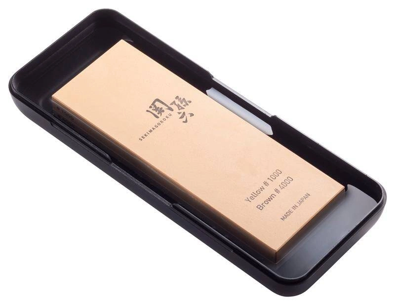 KAI - Kamień do ostrzenia 1000/4000 w etui Seki Magoroku