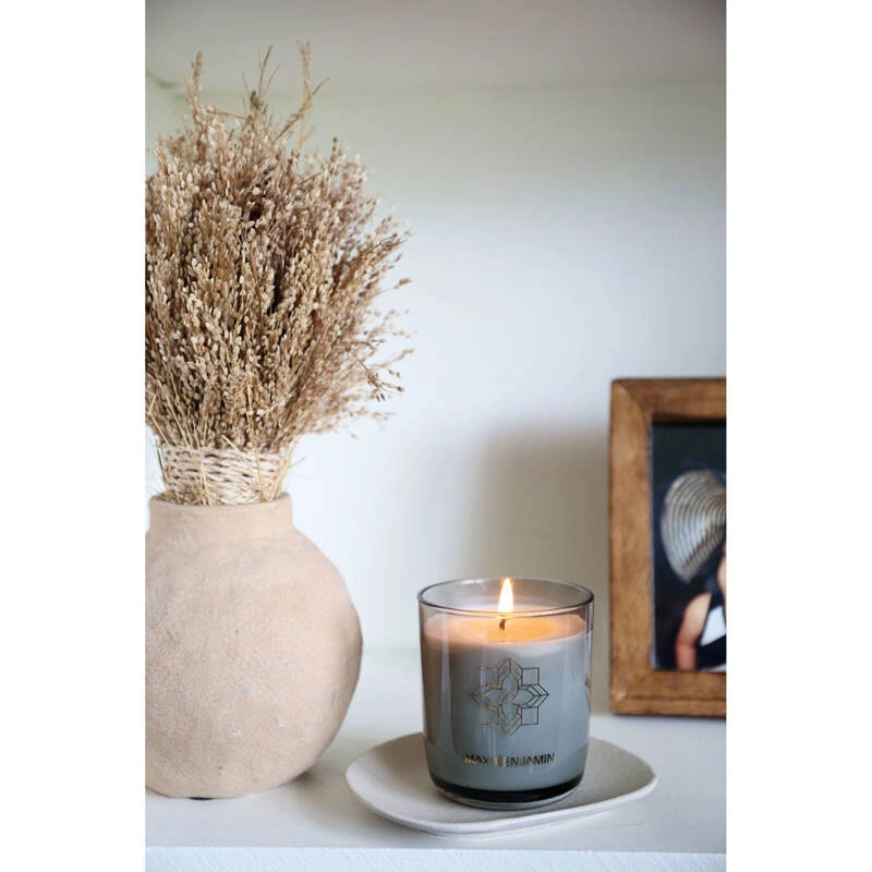 Max Benjamin - Świeca Irish Leather & Oud 210 g Classic