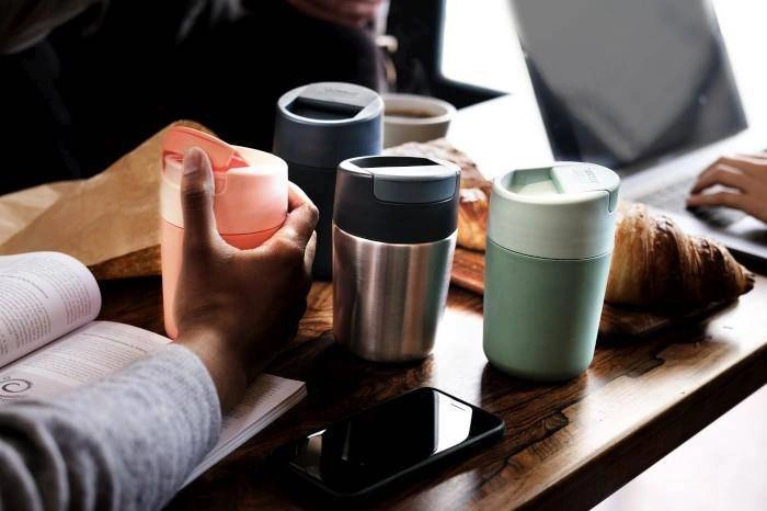 Joseph Joseph - Kubek podróżny 340 ml jasnozielony, Sipp™