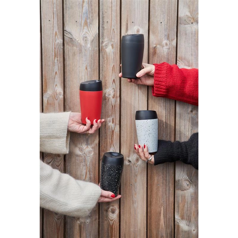 Sagaform - kubek samochodowy, czarny w białe kropki, 0,24 l, śred. 8 x 15 cm, stal nierdzewna/tworzywo sztuczne Loke