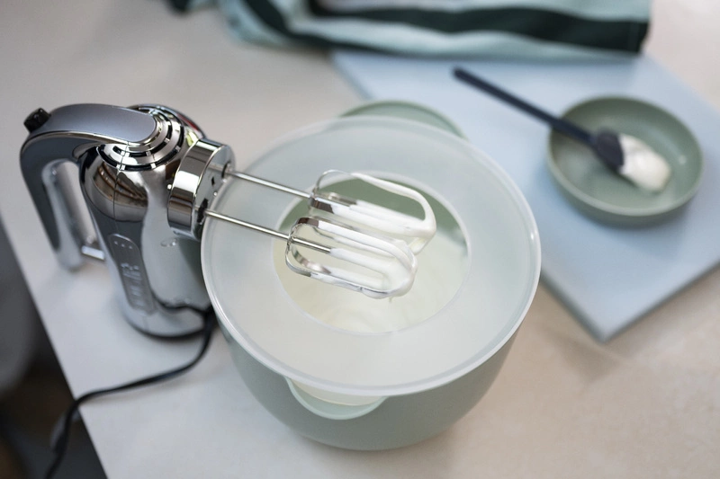 Mepal - Miska do miksowania z pokrywą odporną na rozchlapywanie Chef It 3000 ml Coral