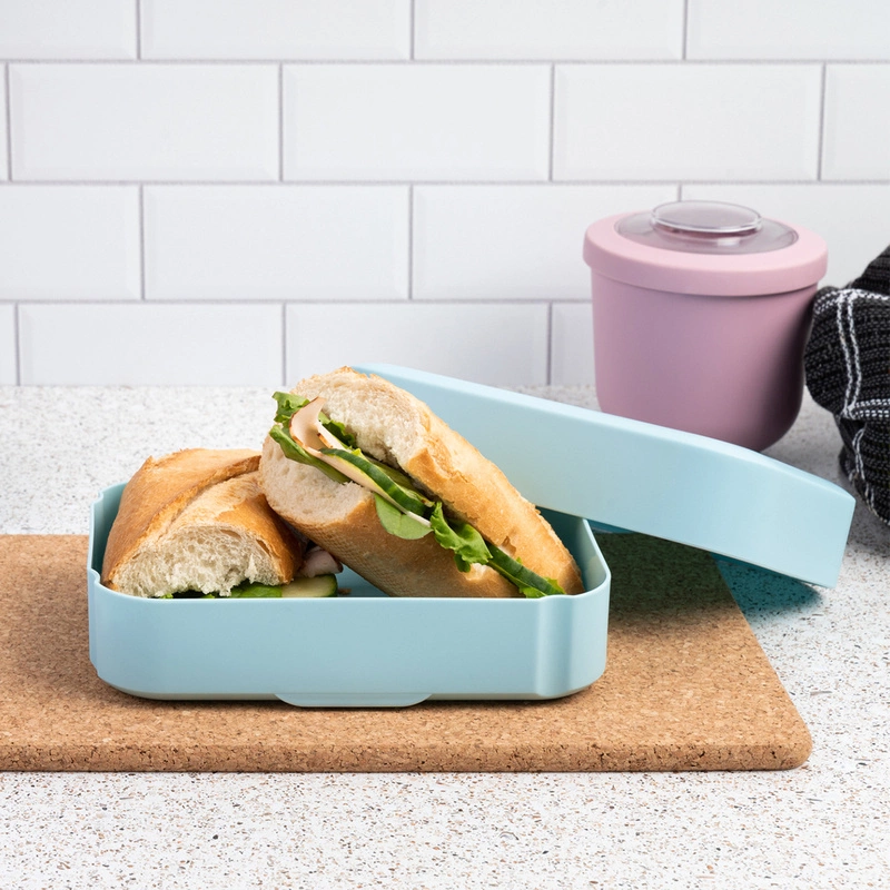 Amuse - Lunchbox średni z gumką Sky Blue