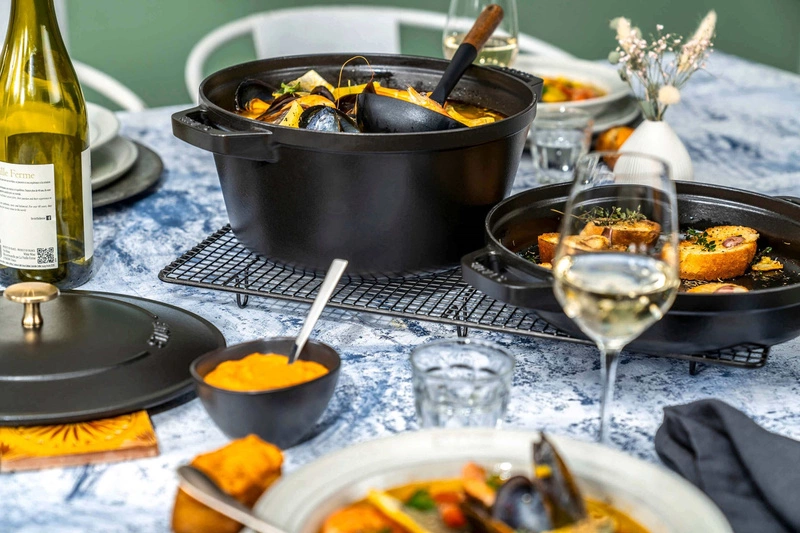 Staub - zestaw 2 naczyń + pokrywka 24 cm czarny